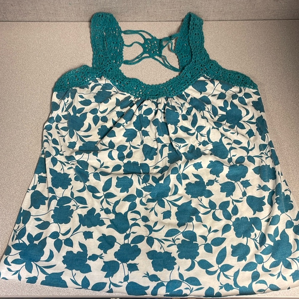 White and turquoise tank
